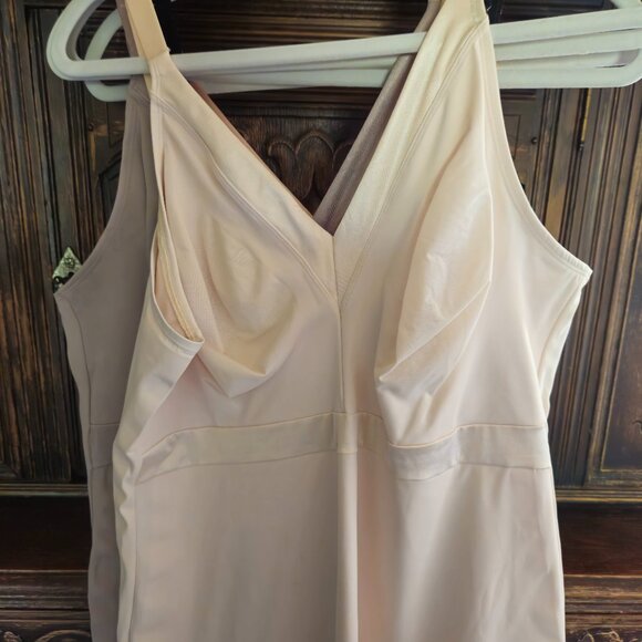 Ruby Ribbon Athena Cami in Cream - EUC - only worn a few times. - Picture 1 of 1